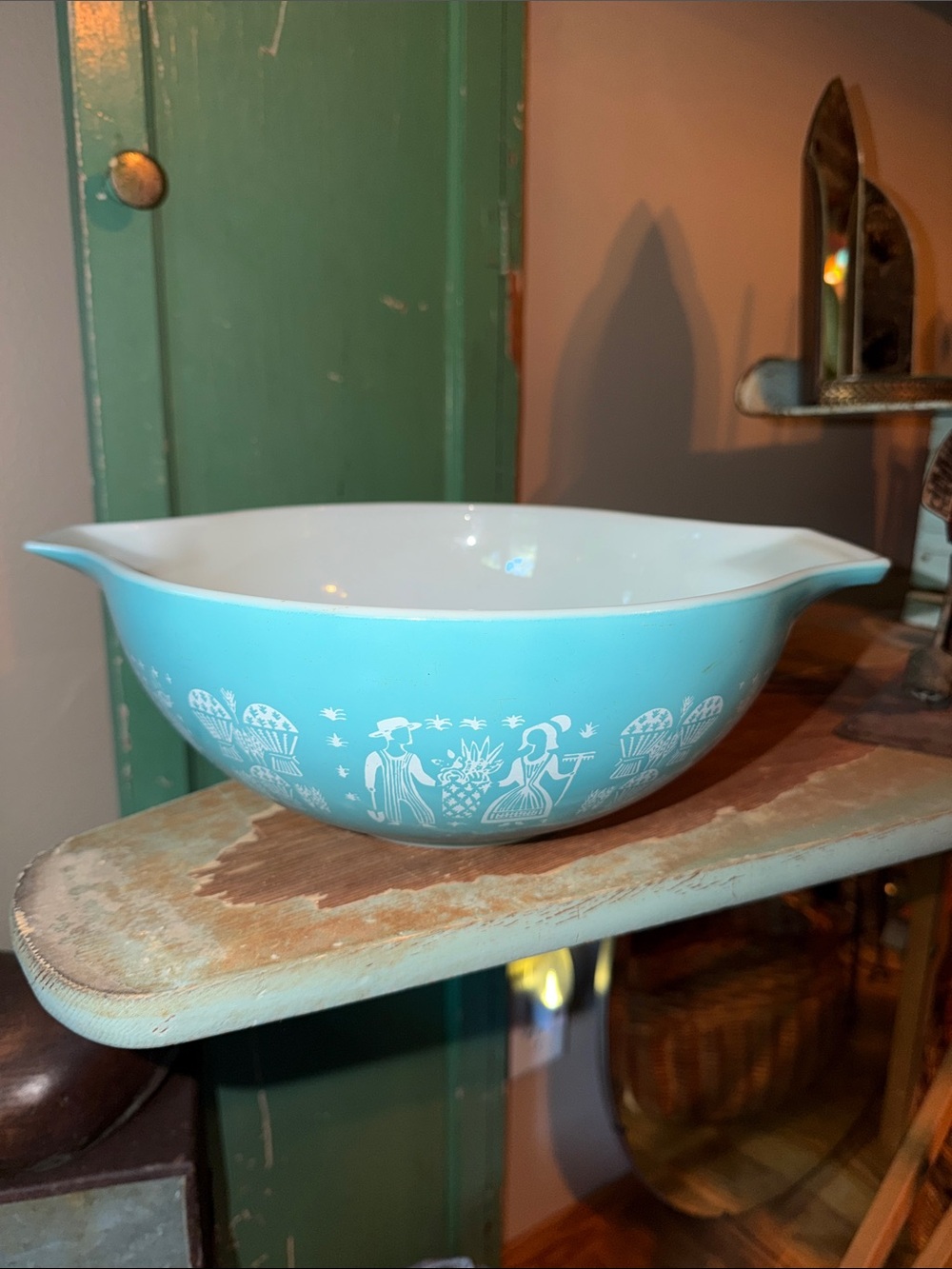 Vintage Pyrex Amish Butterprint 444 Cinderella Mixing Bowl Turquoise 4 QT